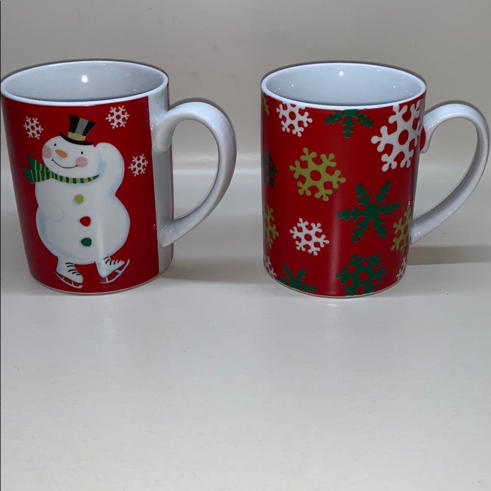 2 coffee mugs
